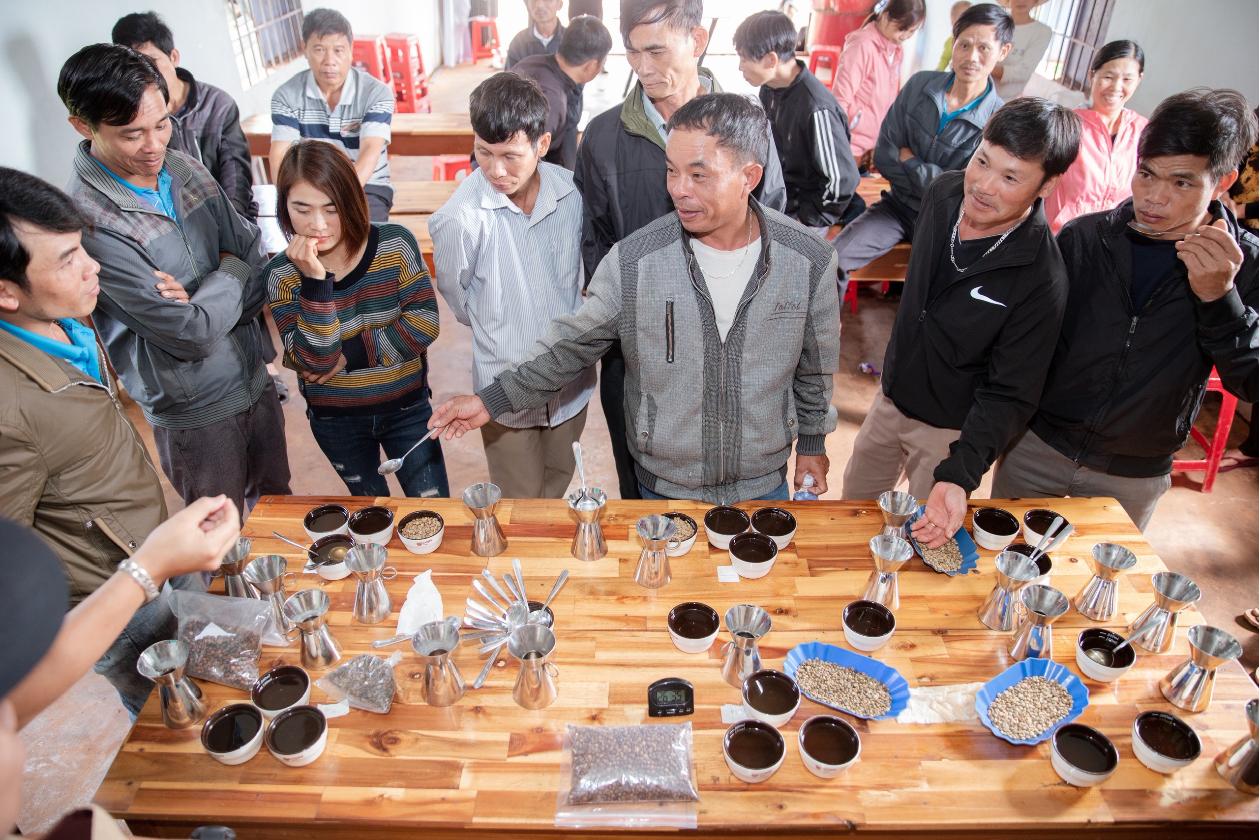 Nhà nông đua tài và tham gia chia sẻ kinh nghiệm tại Lễ hội cà phê Buôn Ma Thuột lần thứ 8 năm 2023.